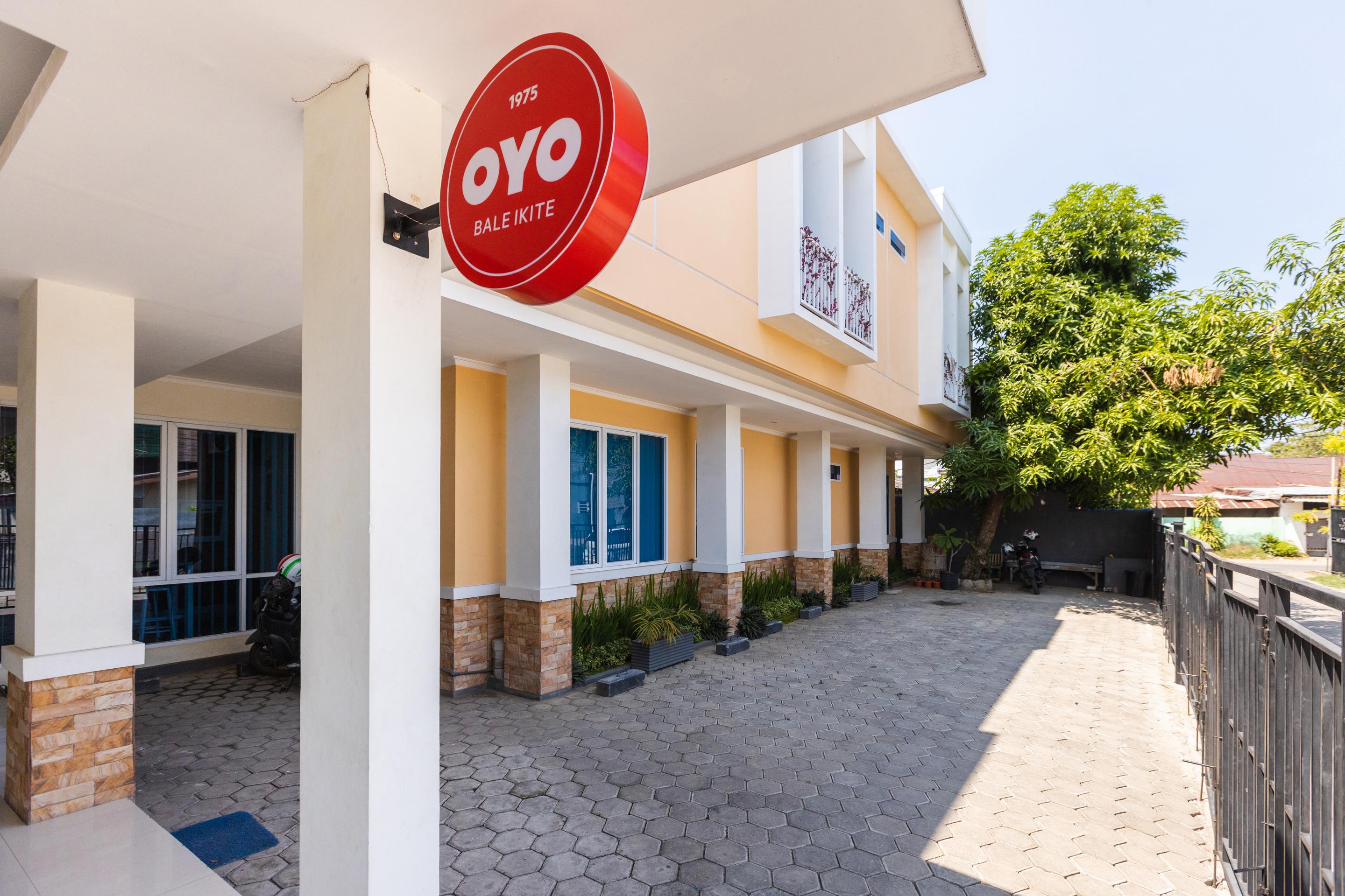 Oyo 1975 Bale Ikite Hotel Makassar Exterior photo